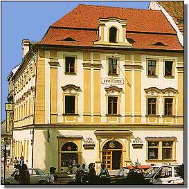 D�m textilu v Klatovech, 1993